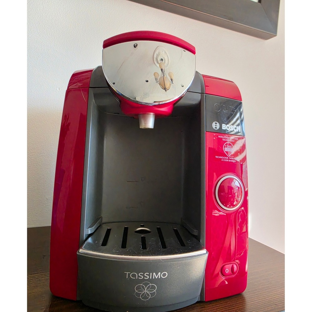 Bosch Tassimo T47 Single Serve Coffee Maker Red TAS4703UC/01 Barcode Technology